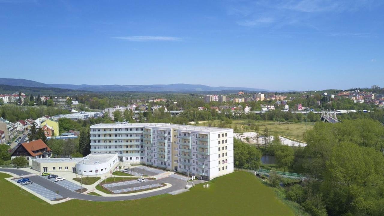 Moser Apartment Carlsbad كارلوفي فاري المظهر الخارجي الصورة